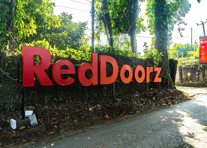 RedDoorz Premium @ Lido Sukabumi Hotel Cicurug